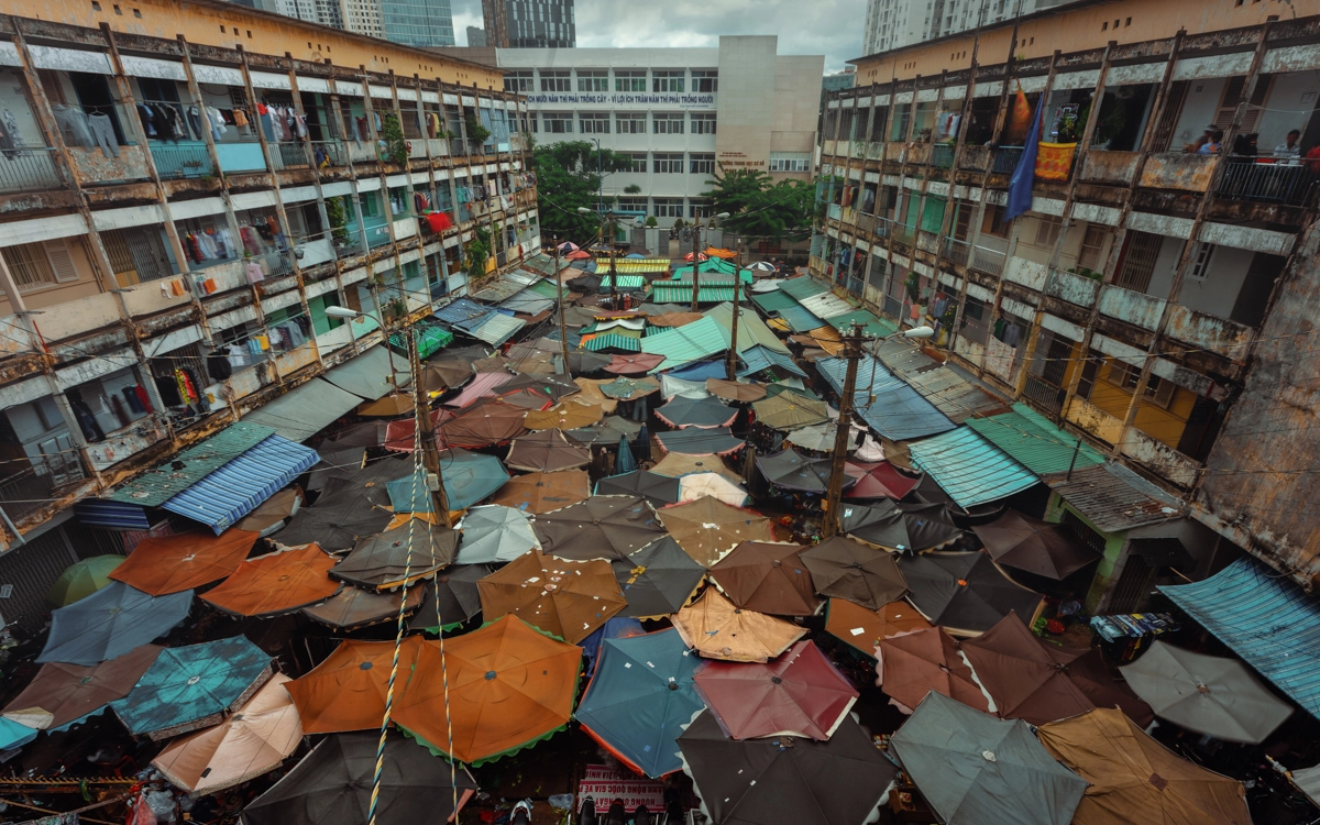 Nguyen Huu Hao Apartment Building in District 4 - Ho Chi Minh City