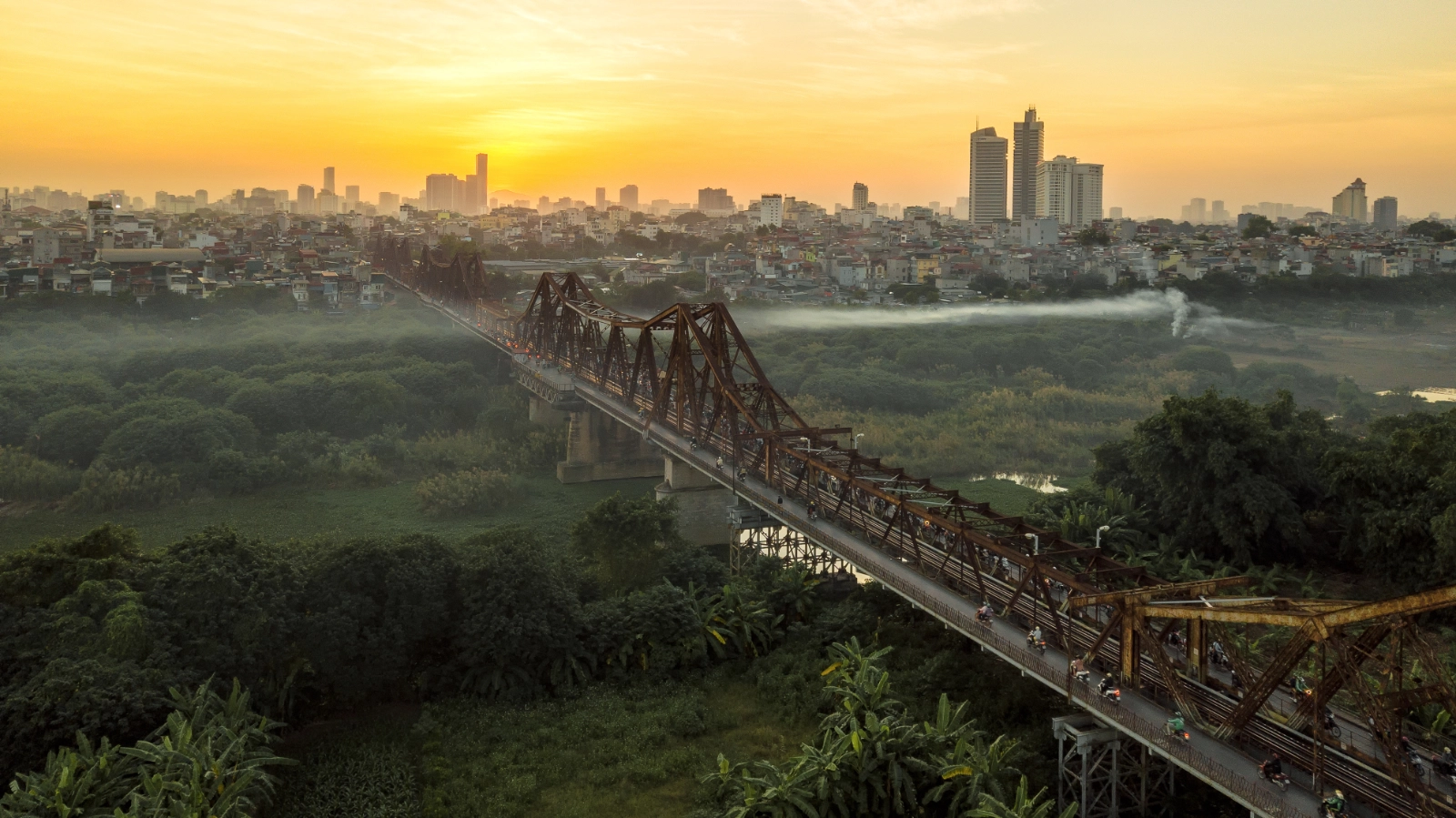 Sunset over Long Bien Bridge - Hanoi